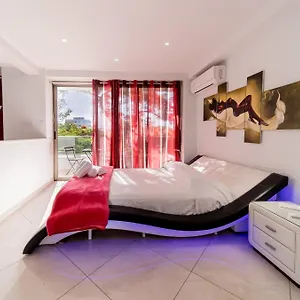 https://mesogios-house-suites.protaras-cy-hotels.com